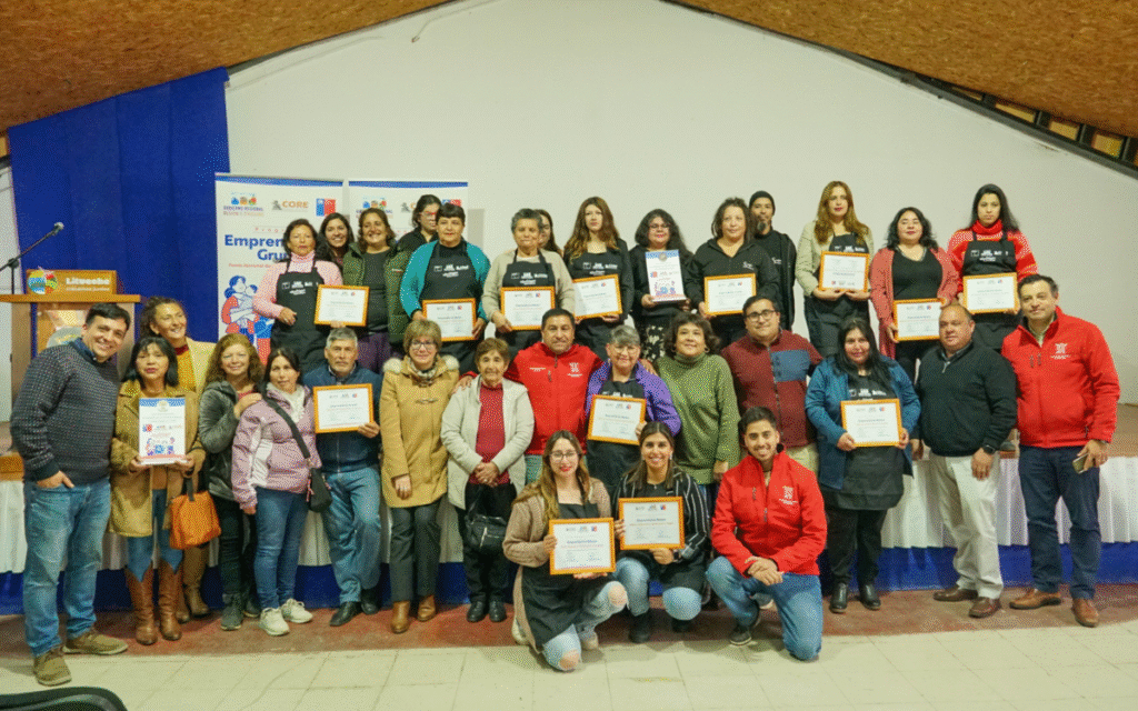Litueche realizó ceremonia de cierre de programas FOSIS Emprende Grupal y Emprende Básico.