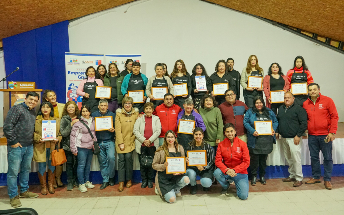 Litueche realizó ceremonia de cierre de programas FOSIS Emprende Grupal y Emprende Básico.