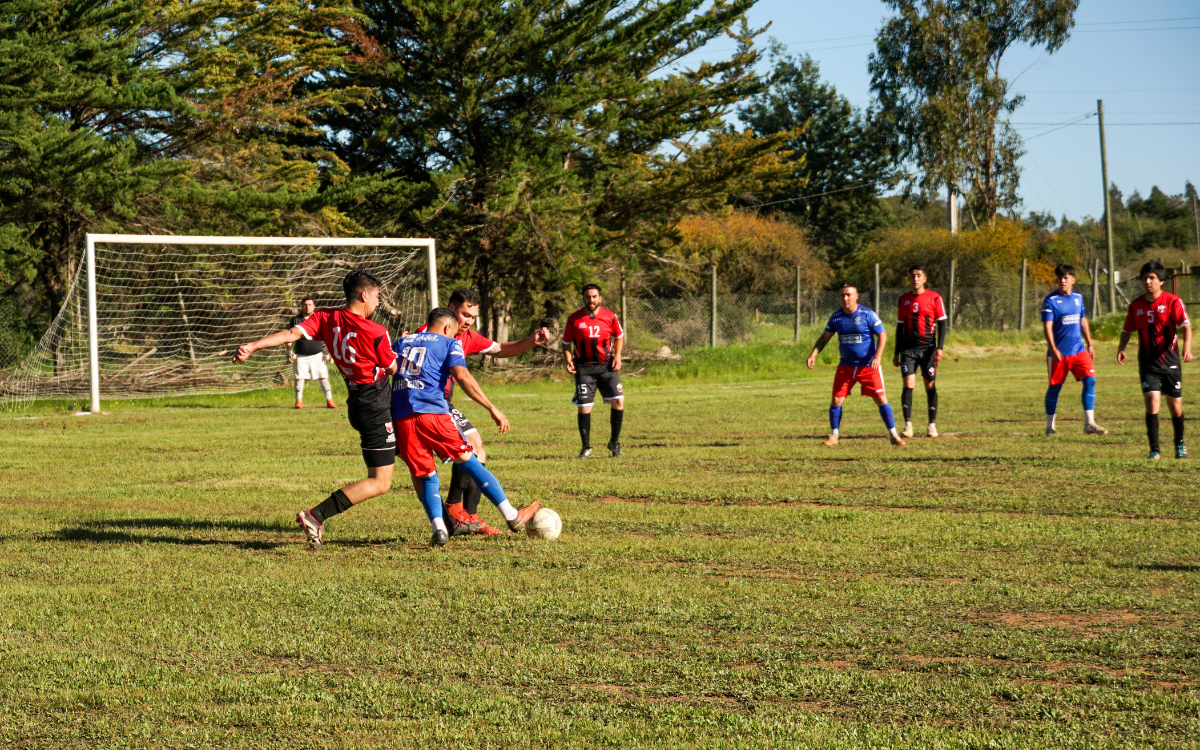San Francisco de Manquehua se consagra bicampeón comunal de fútbol en el  Campeonato Apertura 2025