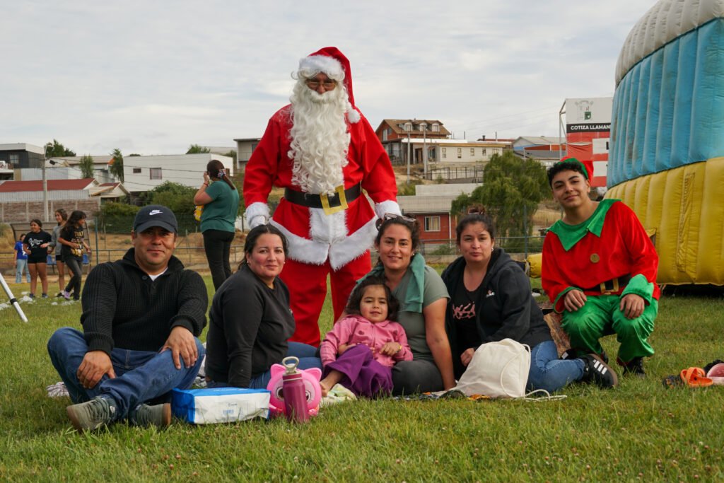 Litueche Celebro La Navidad en Familia, y con la visita del Viejito Pascuero.